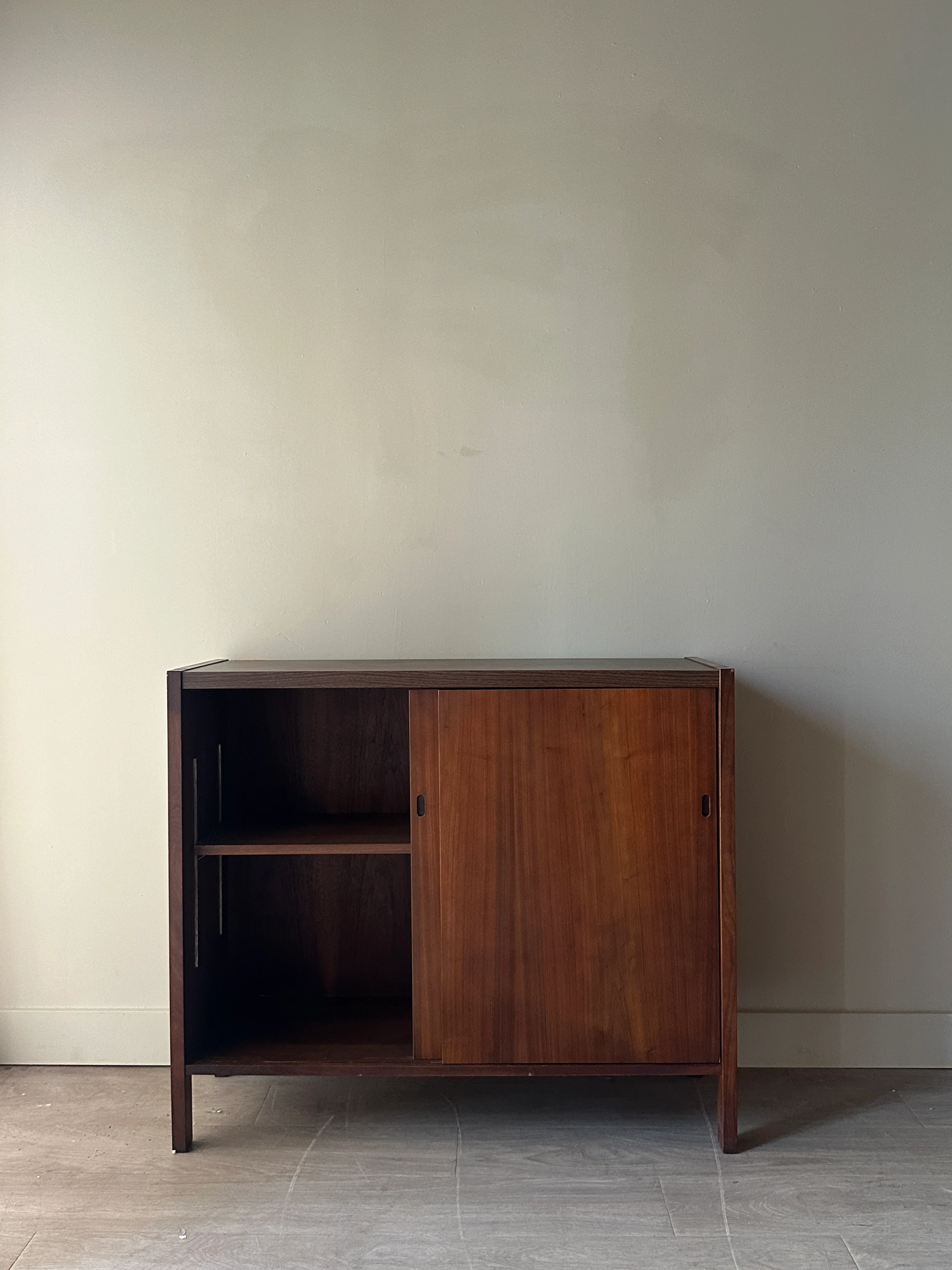 Walnut sliding door cabinet - Image 6