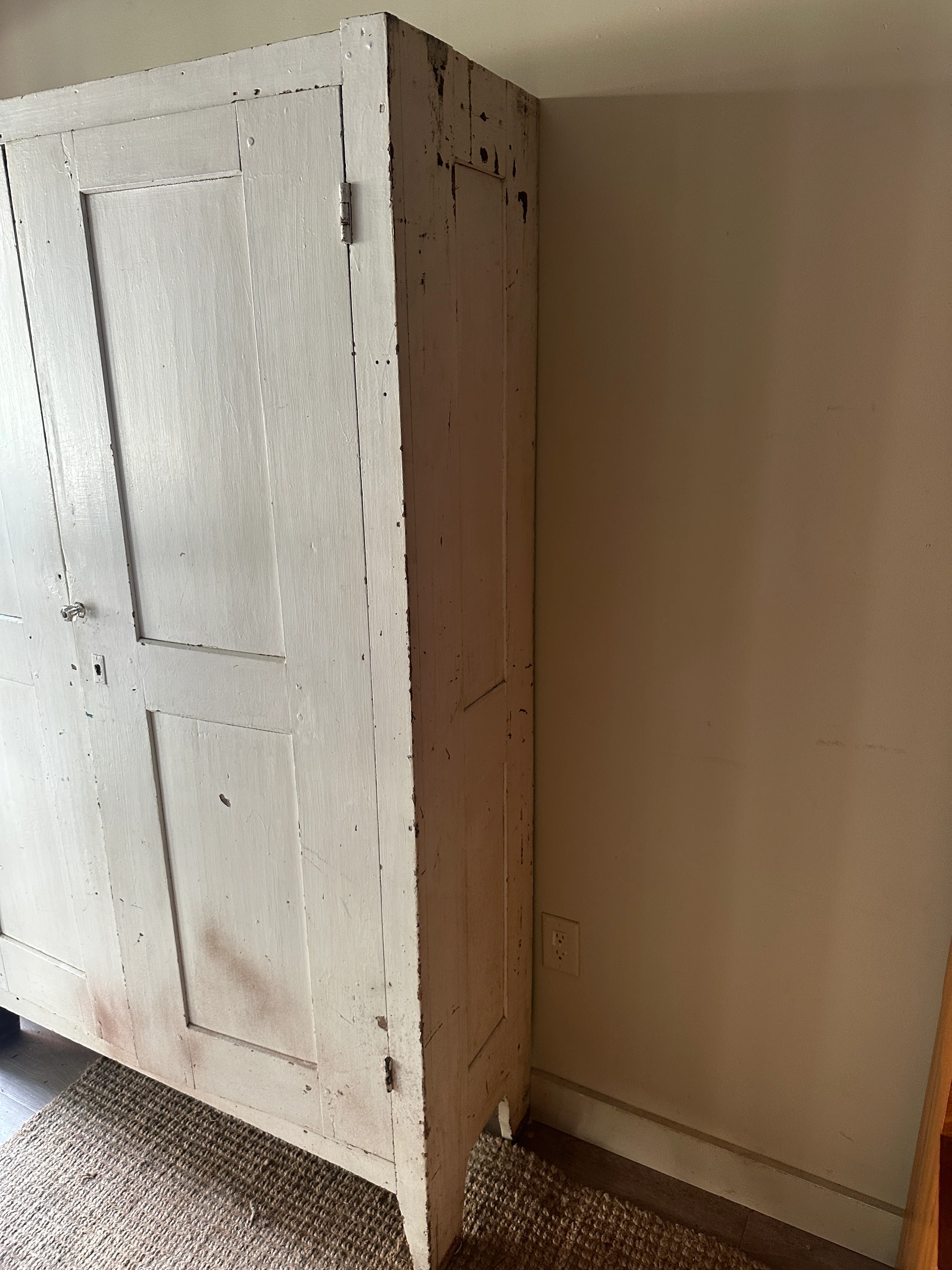 White painted cupboard - Image 3