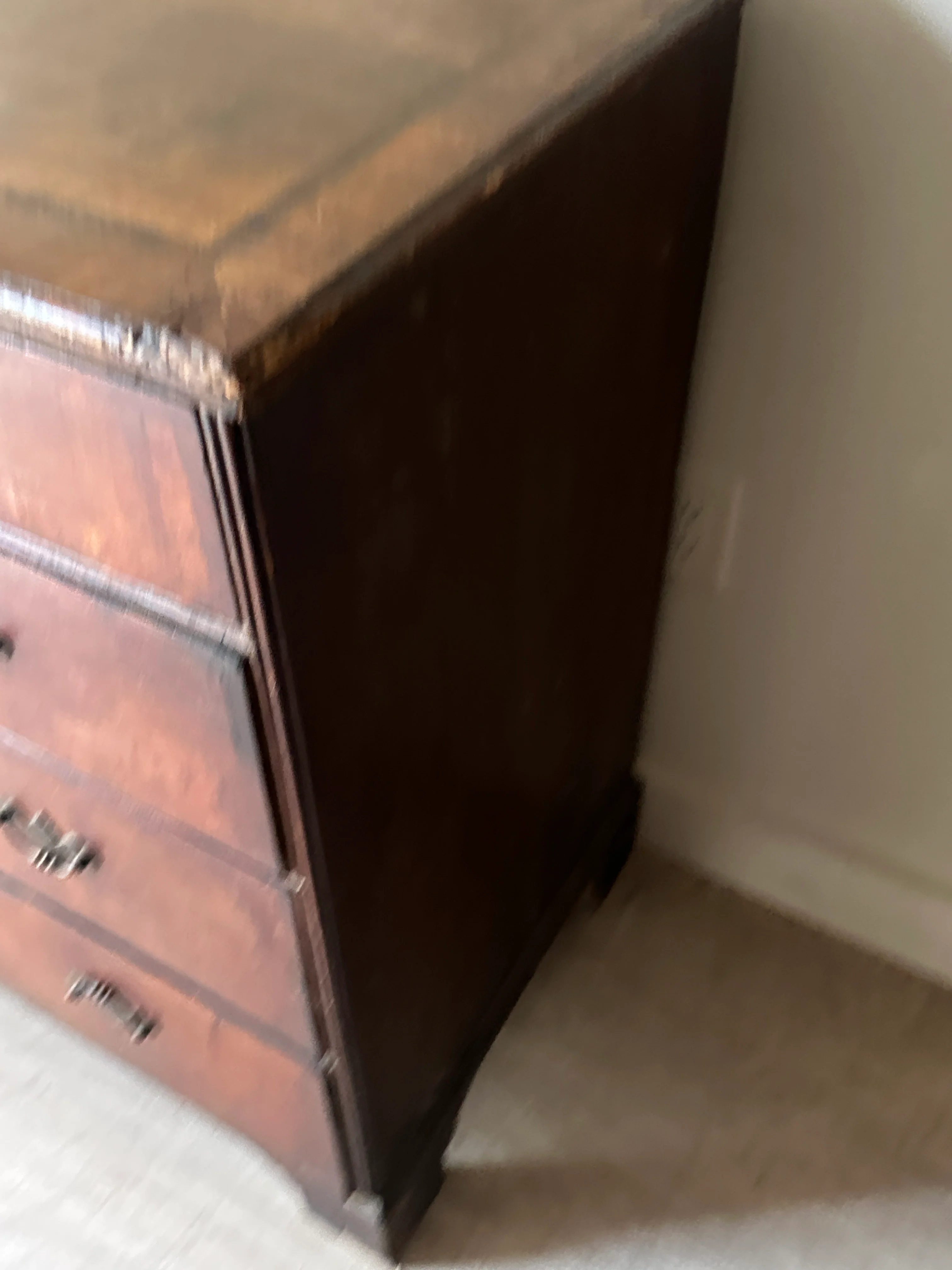 William and Mary cross banded walnut dresser - Image 4