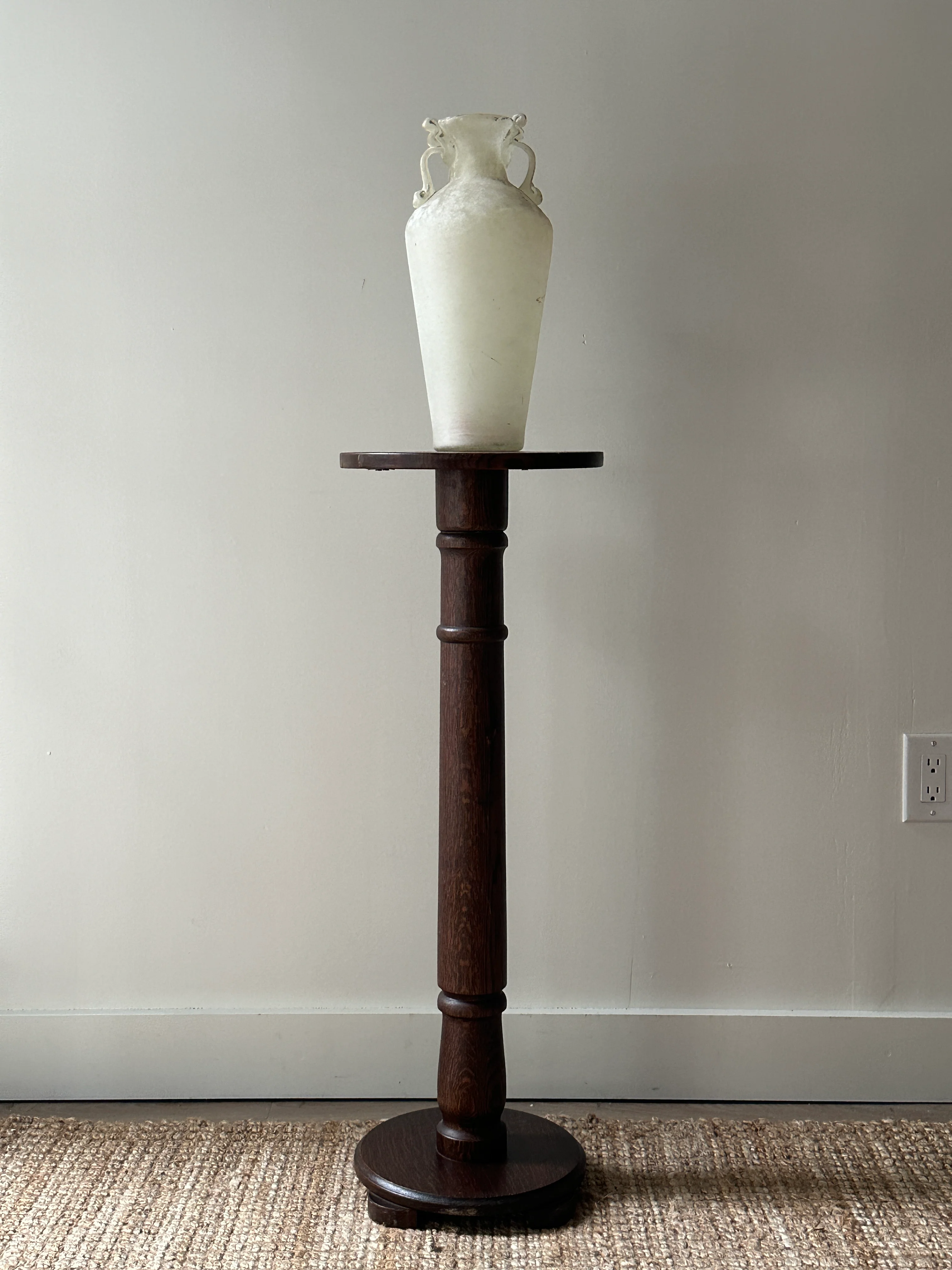 Wooden pedestal - Image 4
