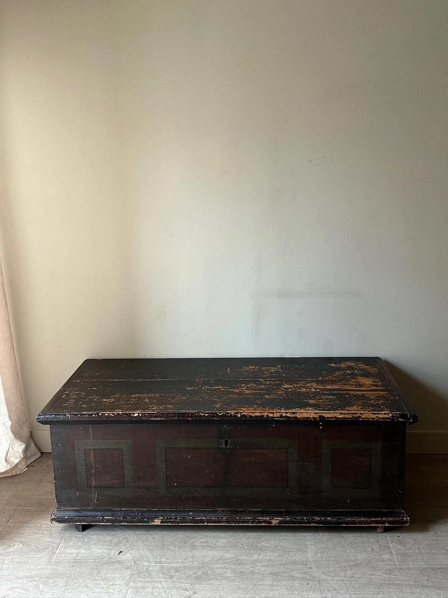 XL painted chest - Image 3