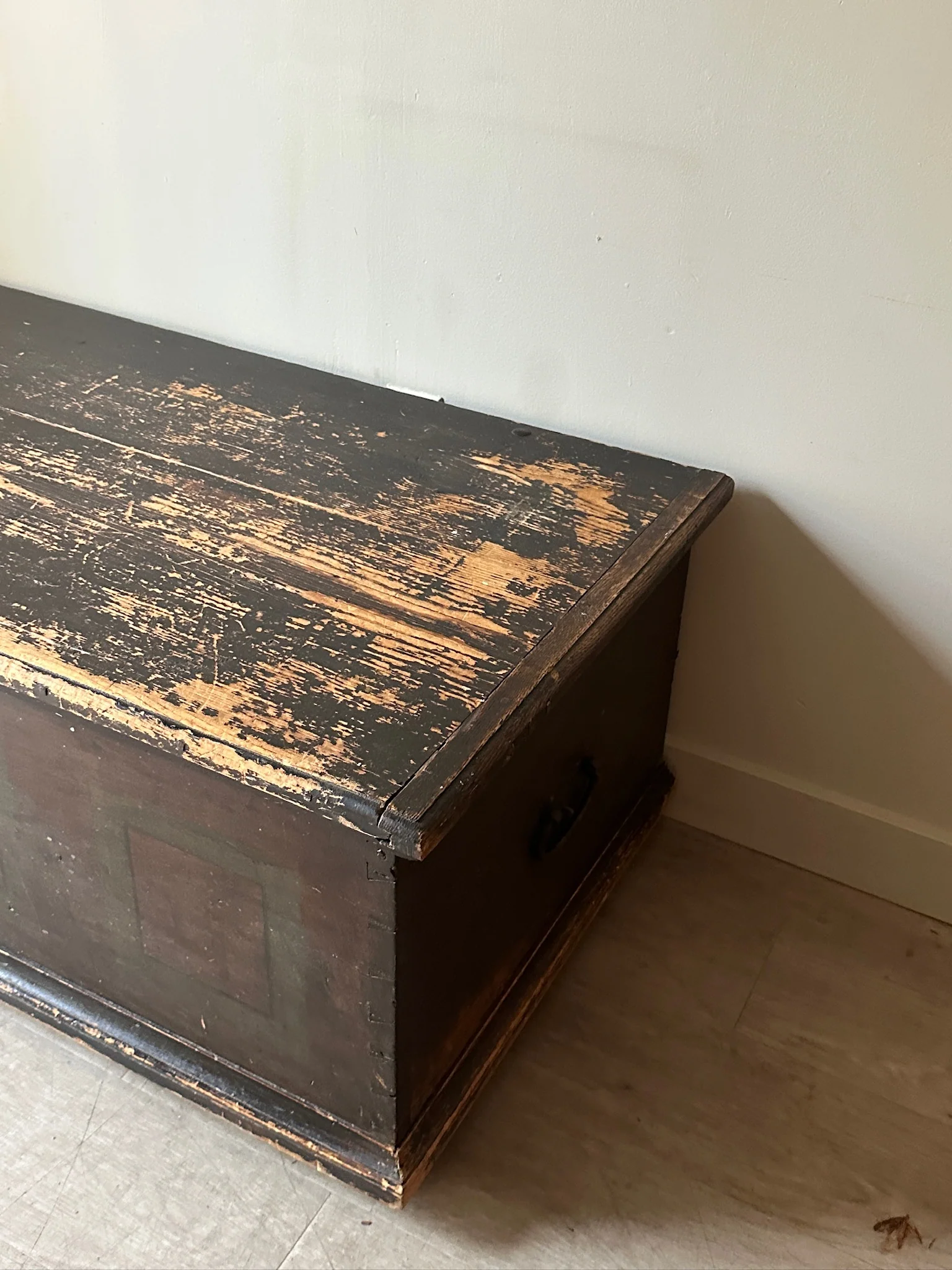 XL painted chest - Image 5