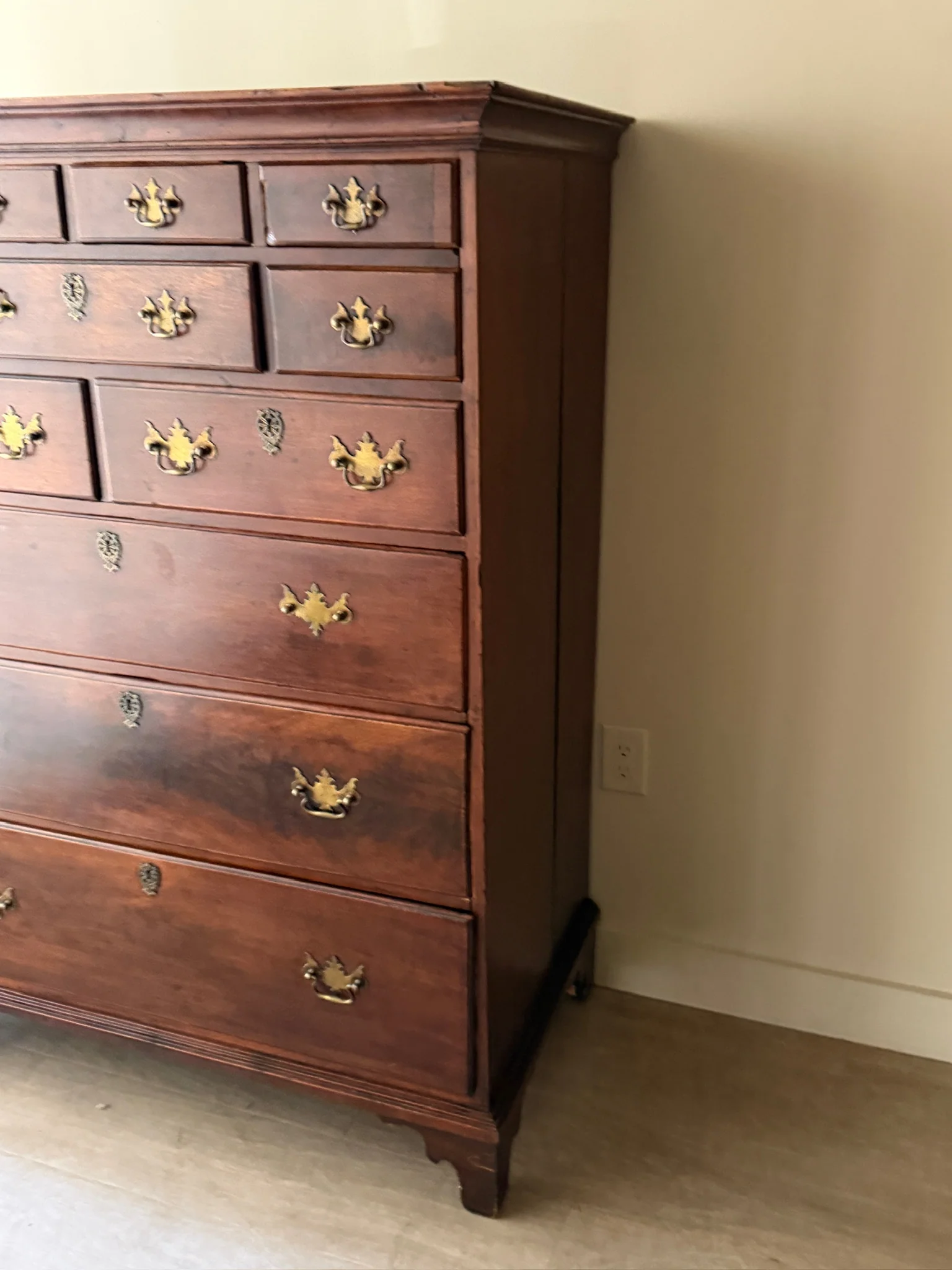 XL Pennsylvania Queen Anne walnut dresser - Image 3