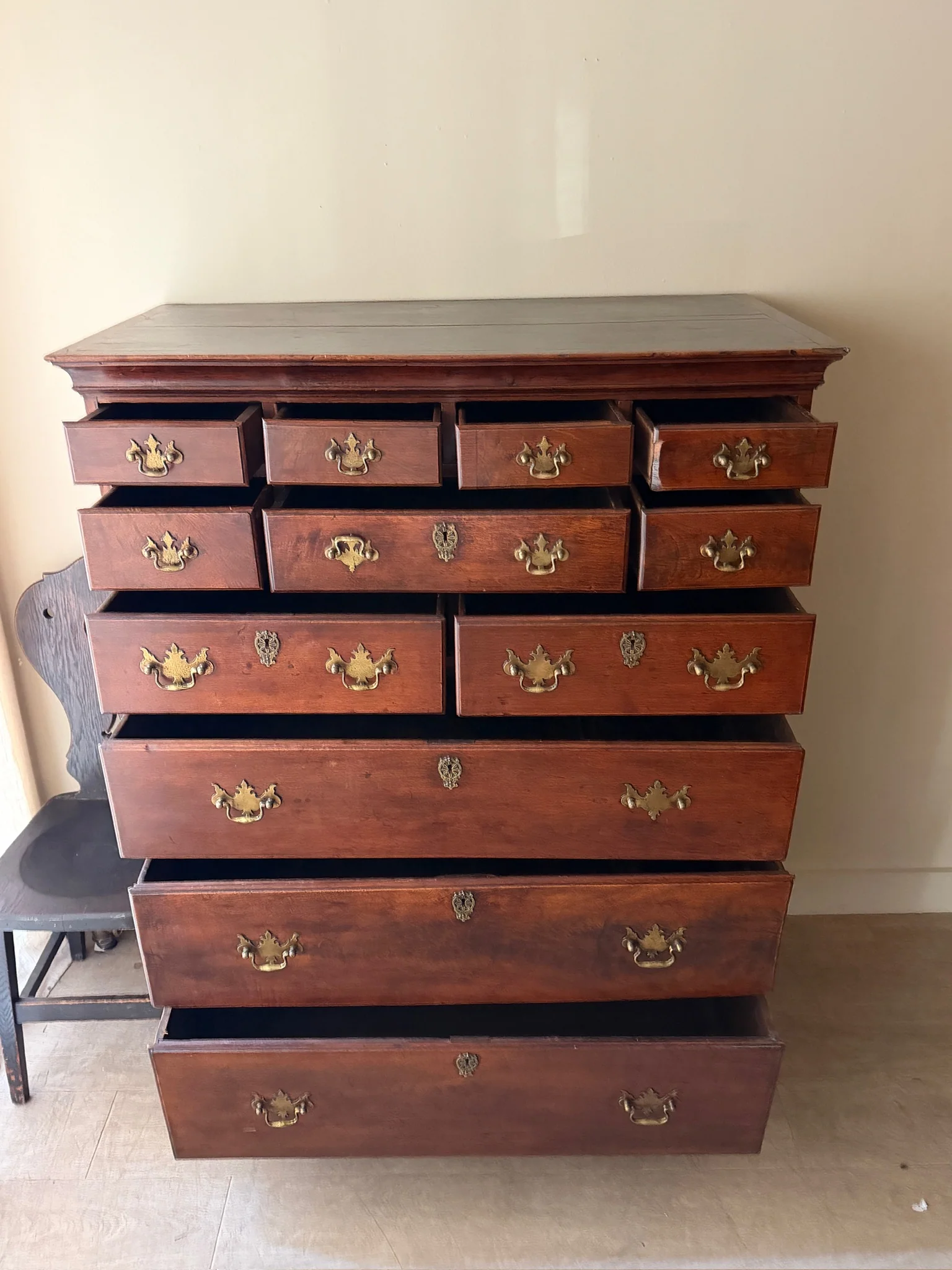 XL Pennsylvania Queen Anne walnut dresser - Image 4