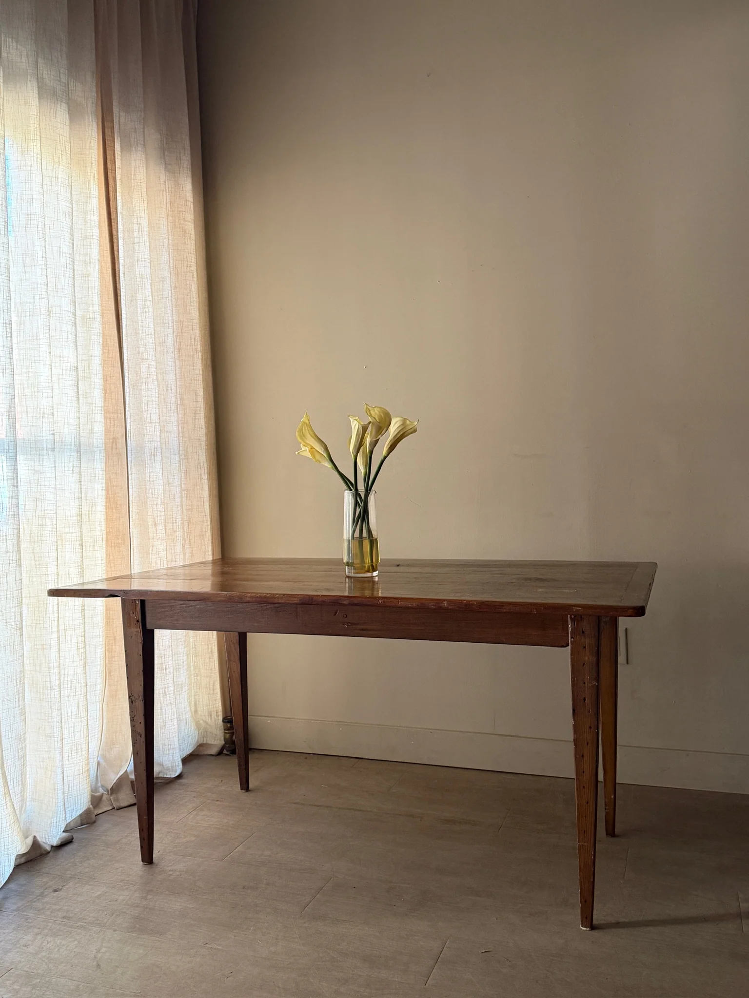 Yellow pine farmhouse table - Image 2